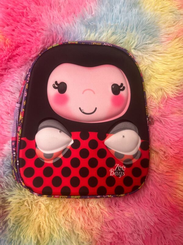 Mochila kinder no personajes